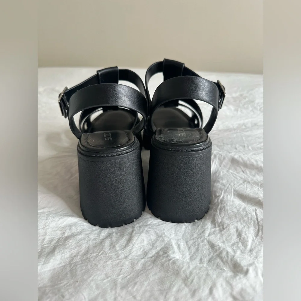 Black Platform Sandals size 6